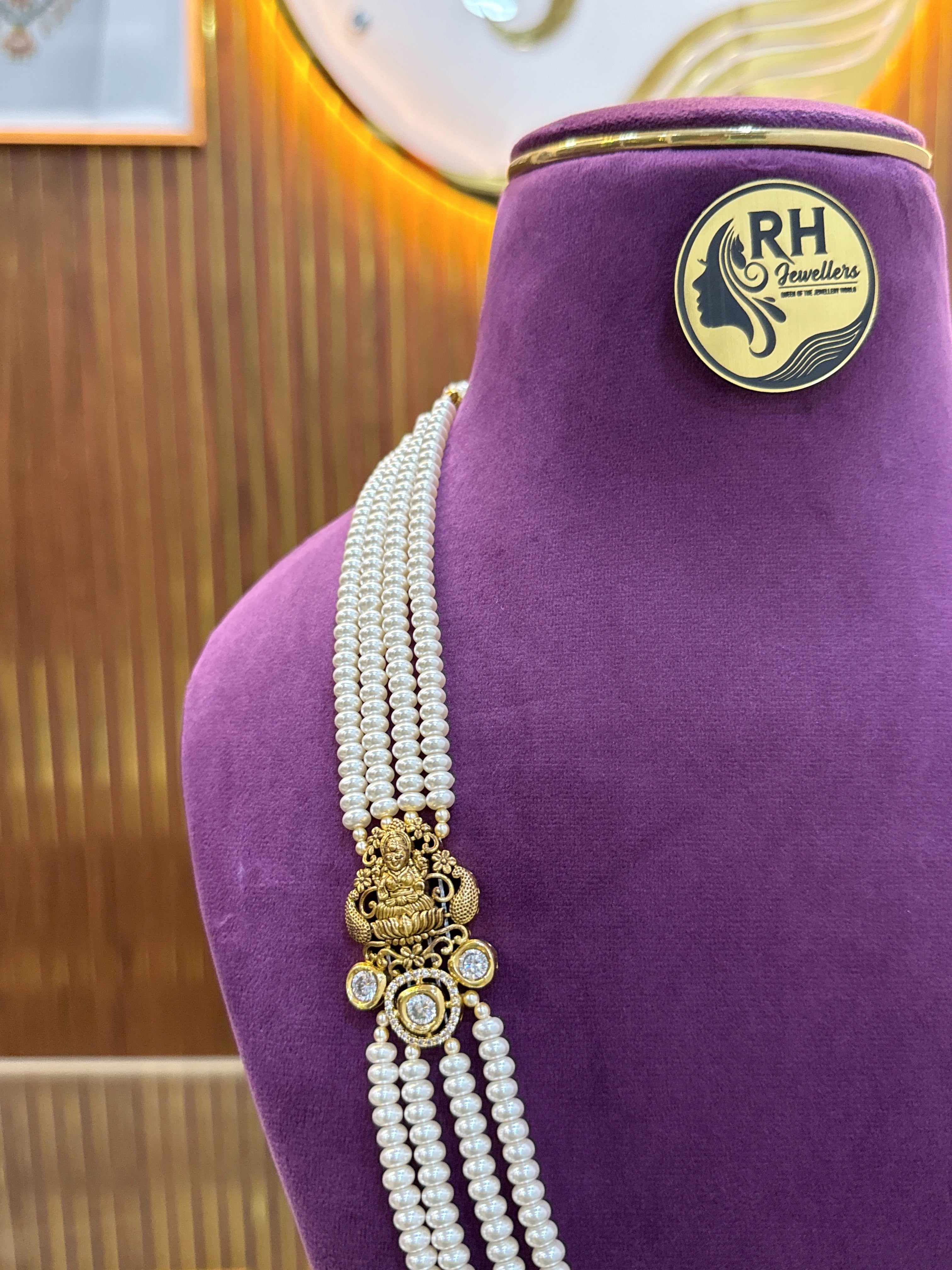 Original Swarovski Button Pearls with Gold & 1 Gram Gold Locket